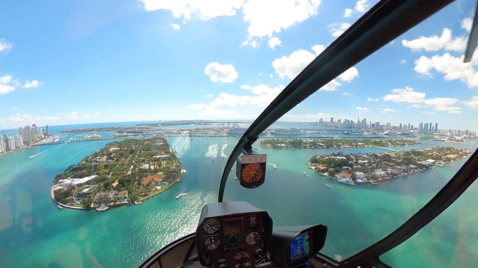 Luxury Private Helicopter Tour Gallery Image 2