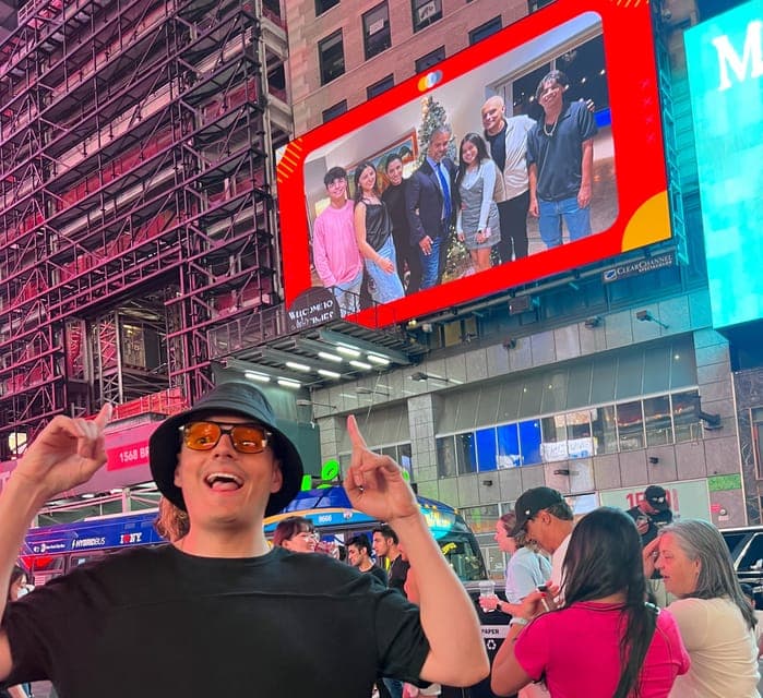 See Yourself on a Times Square Billboard for 24 Hours Gallery Image 4