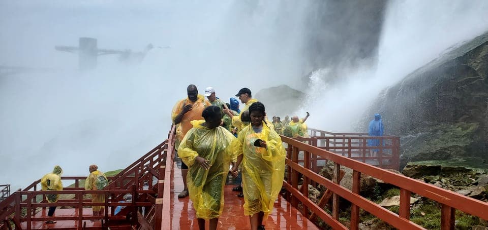 12. Niagara Falls Canada & USA: Small Group Deluxe Tour - Image 12