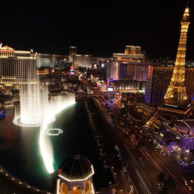 Las Vegas Strip Night Tour with Spanish Guide Gallery Image 2
