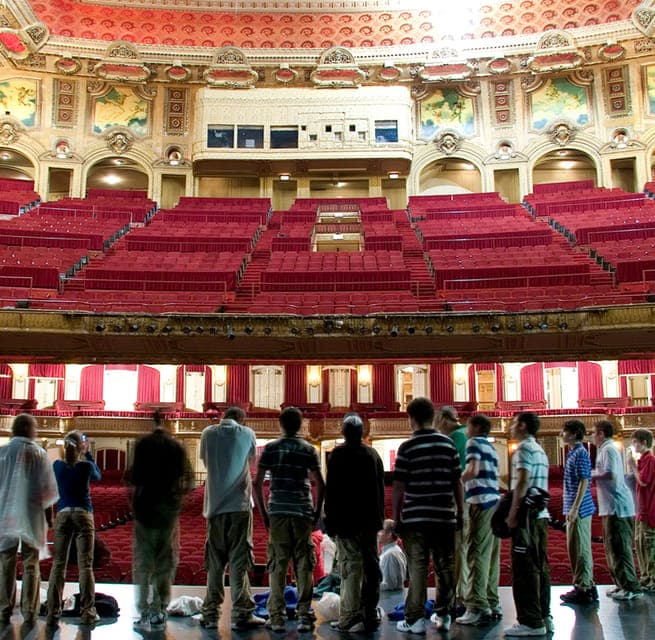 The Chicago Theatre Tour Experience - Image 5
