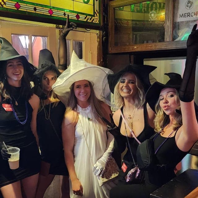 Ghost and Haunted Pub Crawl Tour with Free Shot Gallery Image 3