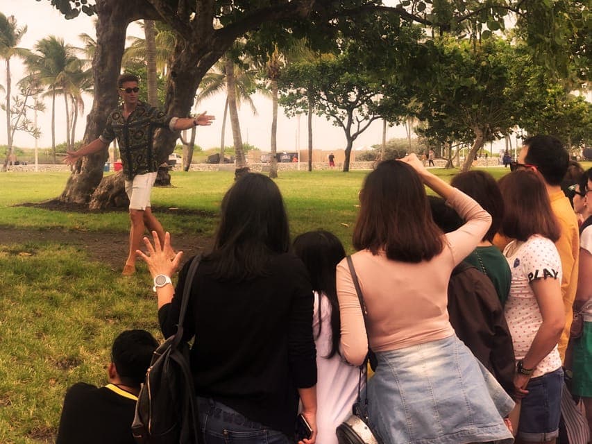 26. Art Deco & History Walking Tour with Design Enthusiast - Image 26