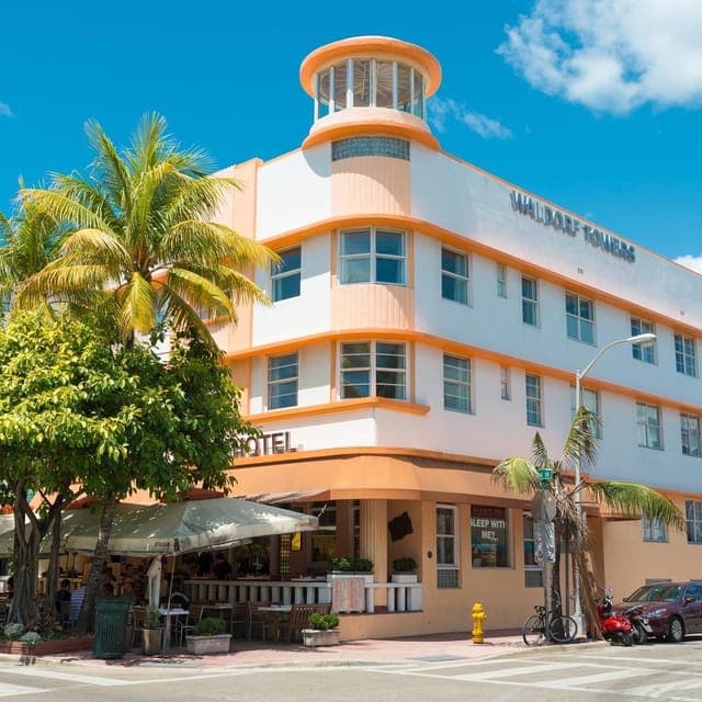 Art Deco & History Walking Tour with Design Enthusiast Gallery Image 4
