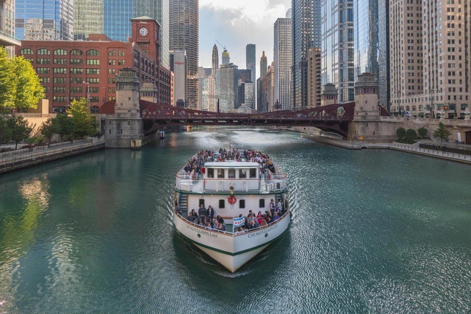 8. Architecture Center Cruise on Chicago's First Lady - Image 8