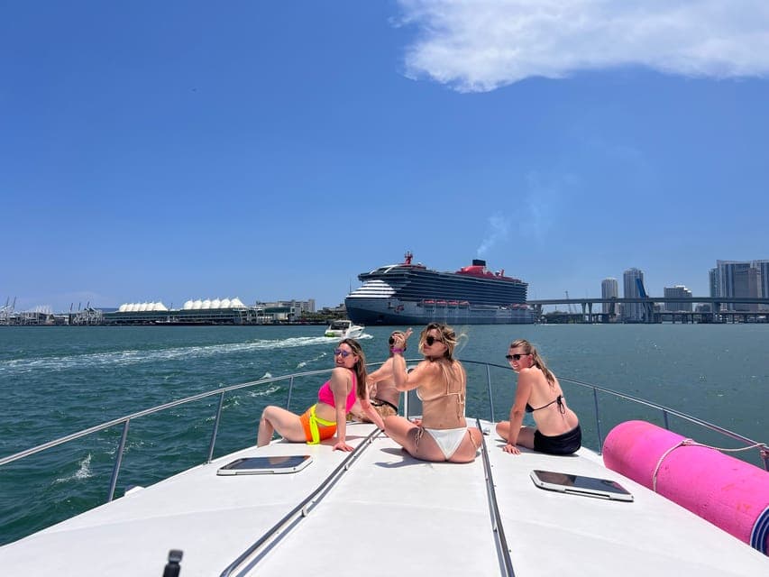 Miami Beach: Private Yacht Rental with Captain and Champagne - Image 2