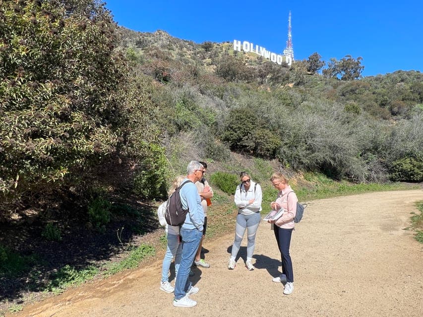 Hollywood Sign : Hiking to the Sign with a French tour guide Gallery Image 3