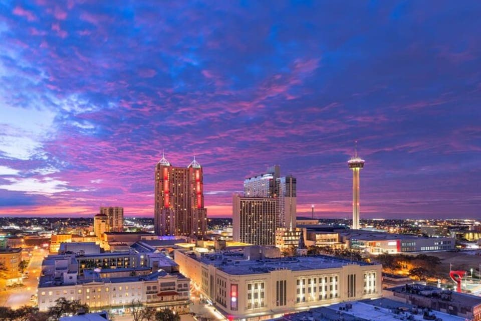 Private custom tour with a local guide Gallery Image 2