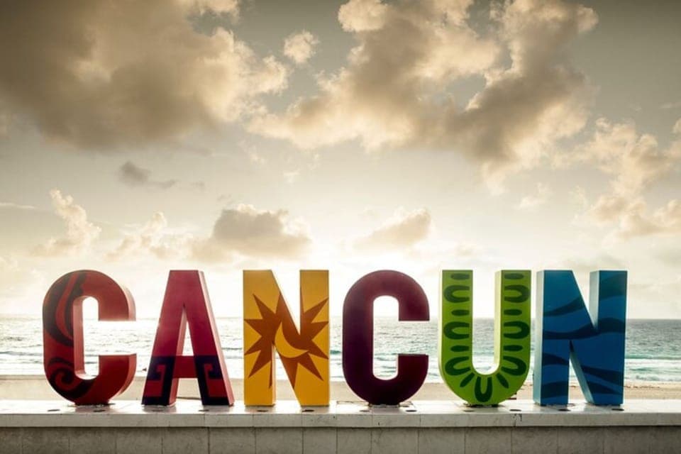 Cancun: Private Custom Walking Tour with a Local Guide Gallery Image 4