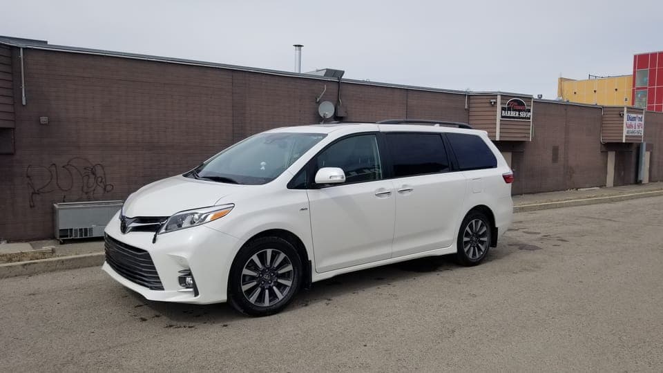 Alberta: Calgary, Banff & Lake Louise Private Shuttle Gallery Image 3