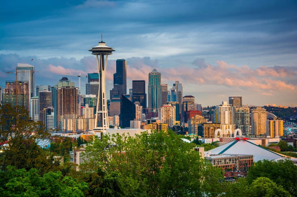 Small Group Tour W/Space Needle, Boat & Underground Gallery Image 4