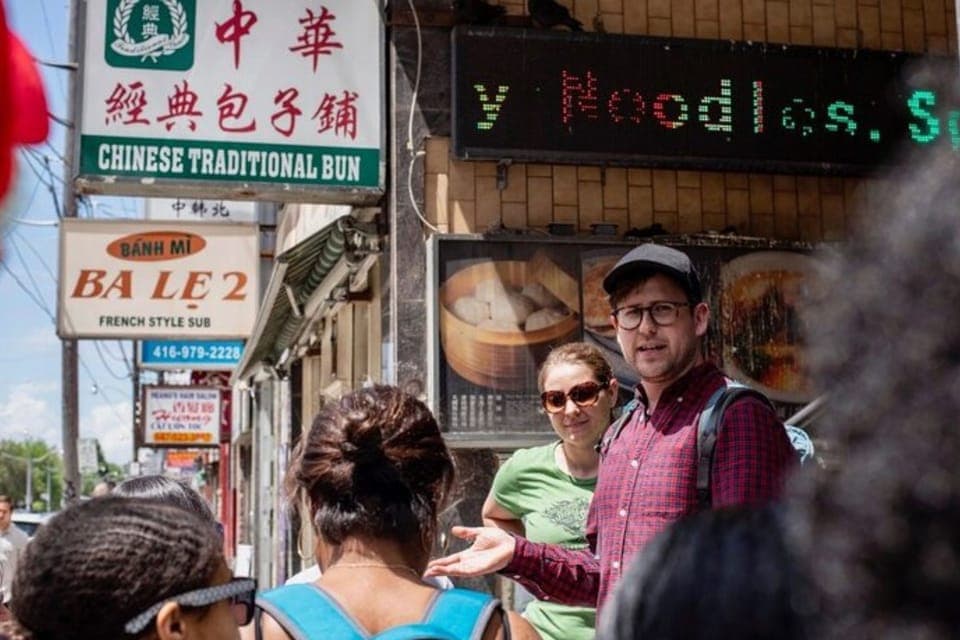 Private Street Art Tour in Toronto Gallery Image 4