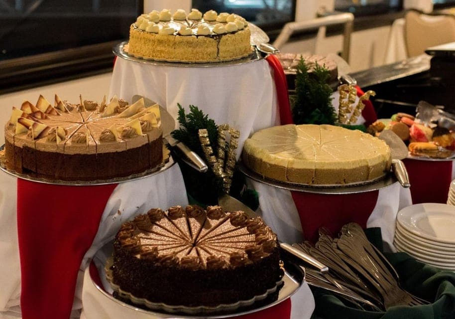 Christmas Day Buffet Brunch or Dinner Cruise Gallery Image 3