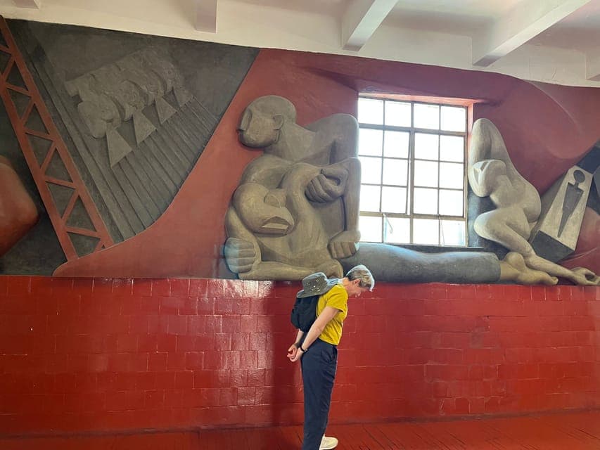 History on Walls. Mexican Murals Walking Tour Gallery Image 2