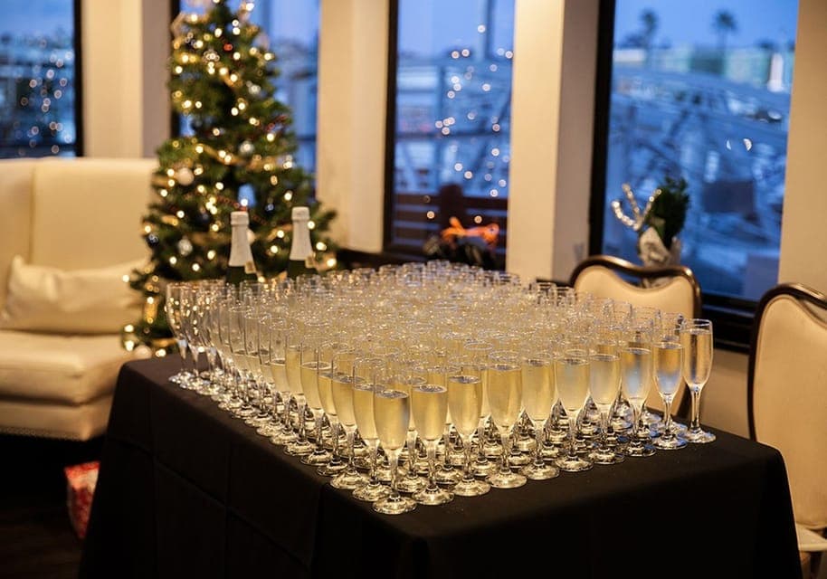 Marina Del Rey: Christmas Day Buffet Brunch or Dinner Cruise Gallery Image 1