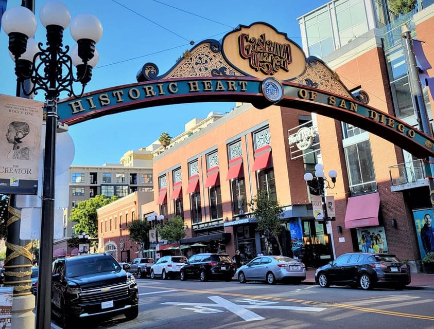 City and Beaches Guided Highlights Tour Gallery Image 2