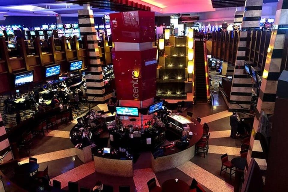 Night Vancouver (Music,Bars,Clubs & Casino) Gallery Image 1