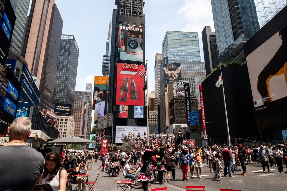 See Yourself on a Times Square Billboard for 24 Hours Gallery Image 3
