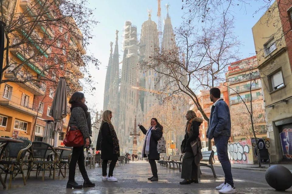 Sagrada Familia Skip The Line Insider Guided Tour Gallery Image 2