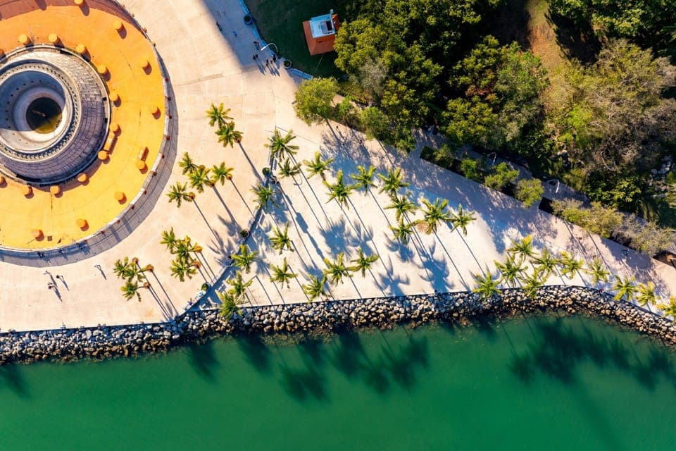 Miami Downtown Highlights Private Guided Walking Tour Gallery Image 4