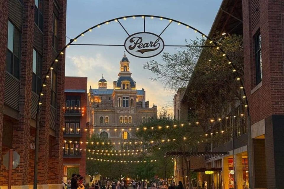 City Lights Night Tour by Trolley Gallery Image 3