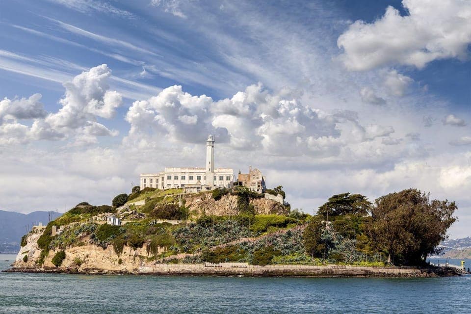 9. Alcatraz Island & Chinatown Walking Tour - Image 9