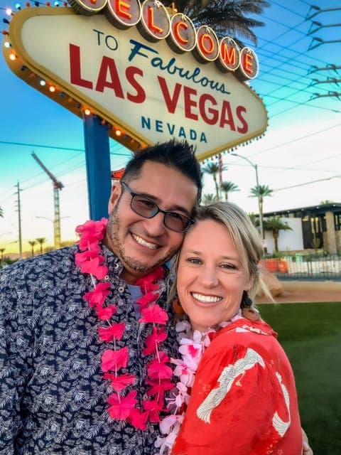 Las Vegas Sign + 7 Magic Mountains + Photoshoot Gallery Image 3