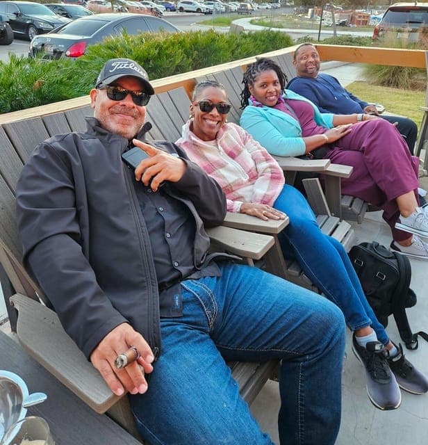 11. Cigar City Tour with Lounge Visits on Minibus - Image 11