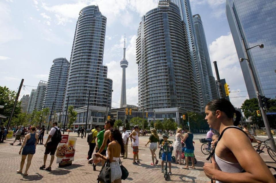 Private Walking Tour in Downtown Toronto Gallery Image 3