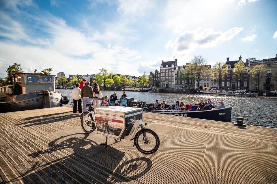 Old City Canal Cruise with Live Guide and Open Bar Gallery Image 2