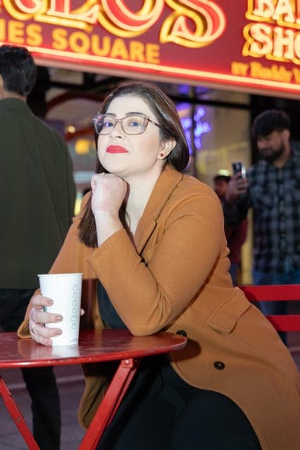 New York or Brooklyn: Photoshoot in Iconic Locations Gallery Image 4