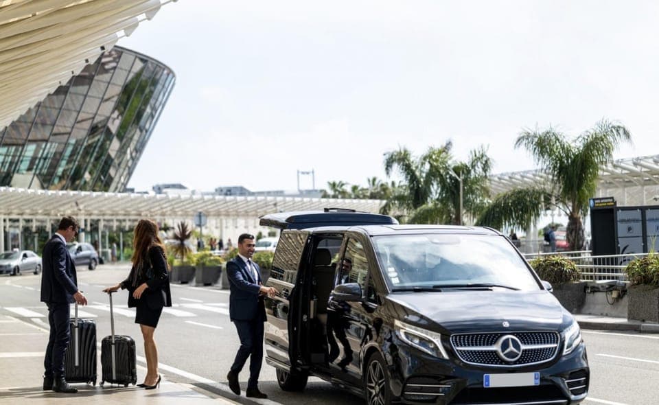 Private Arrival transfer: Orly Airport to Paris Gallery Image 3