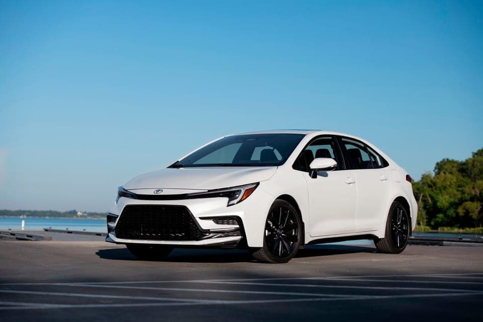 MIA Airport Private Transfer to Miami or Miami Beach - Image 2