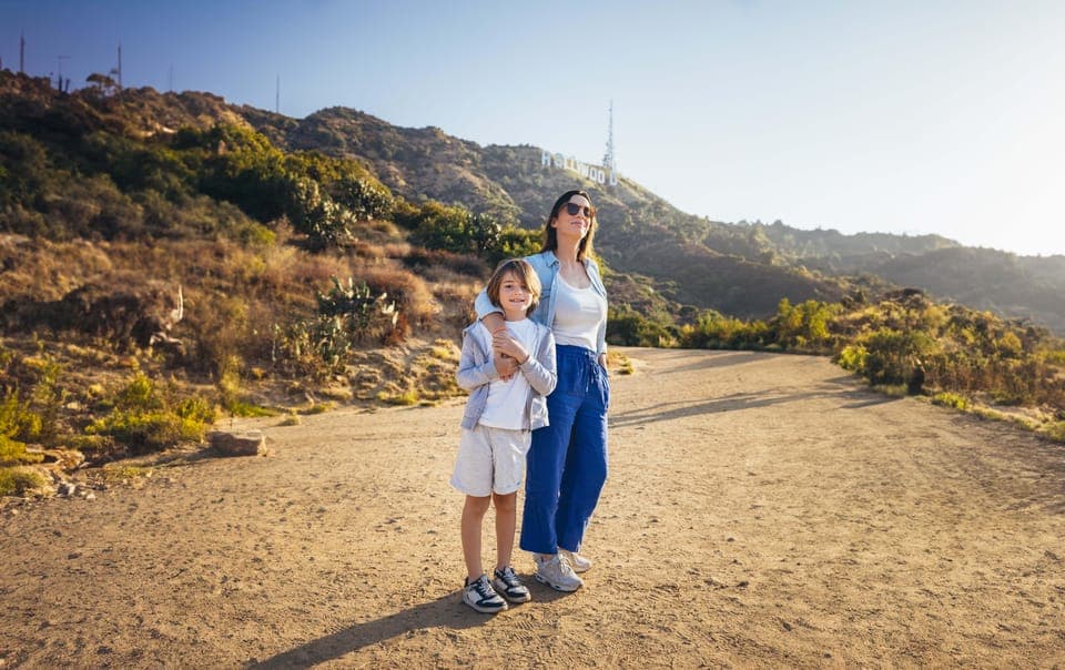 Private photoshoot at the Hollywood Sign (French or English) Gallery Image 4