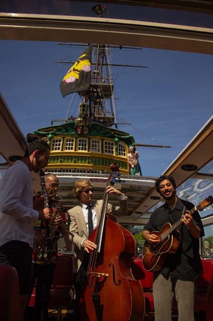 Jazz Canal Cruise with Live Music Gallery Image 2