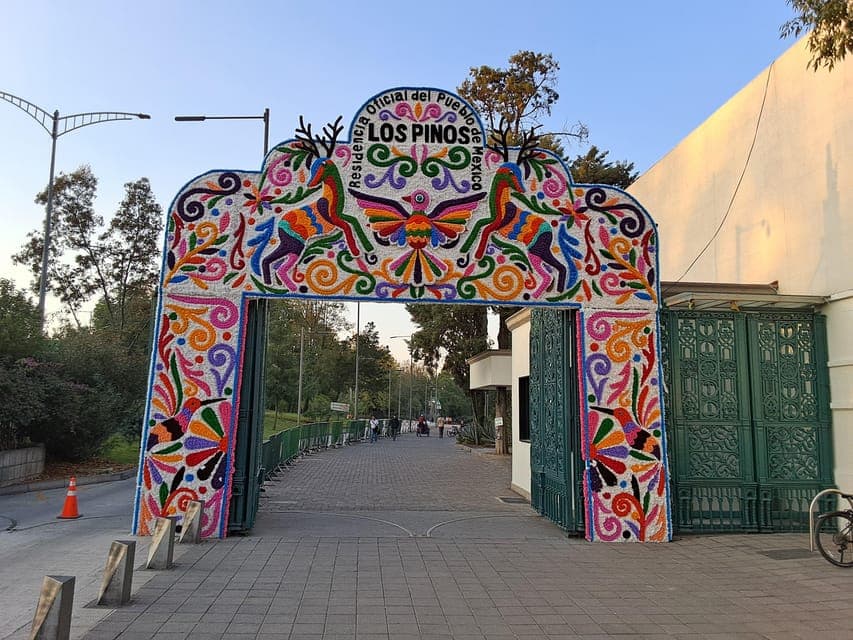 cable car tour, cultural sites and typical food Gallery Image 4