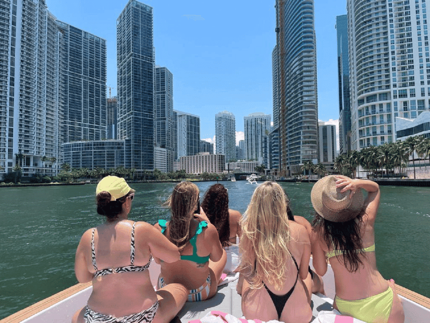 Private City Cruise of Miami Beach with French Guide Gallery Image 2
