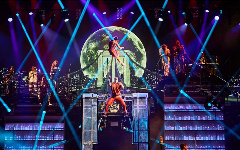 Cirque du Soleil Mad Apple Gallery Image 3