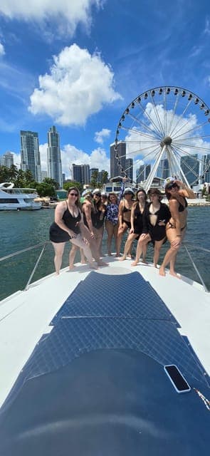 Yacht cruise Biscayne Bay, Miami Beach and Sand bar. 42Ft Gallery Image 4