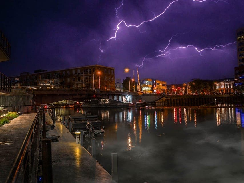 Milwaukee Morbid Mirrorlight Ghost Tours - Image 2