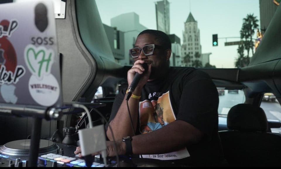 31. LA: TMZ Hollywood Bar and Club Tour with Onboard DJ - Image 31