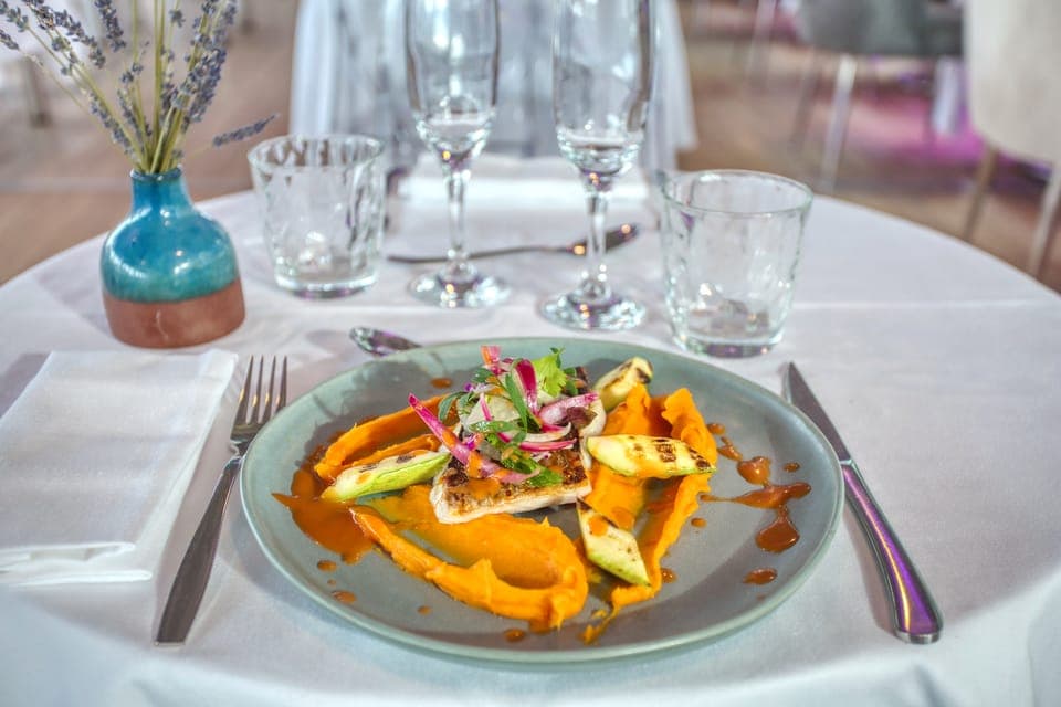 New Year's Eve Diamant Bleu Special Dinner Cruise Gallery Image 4