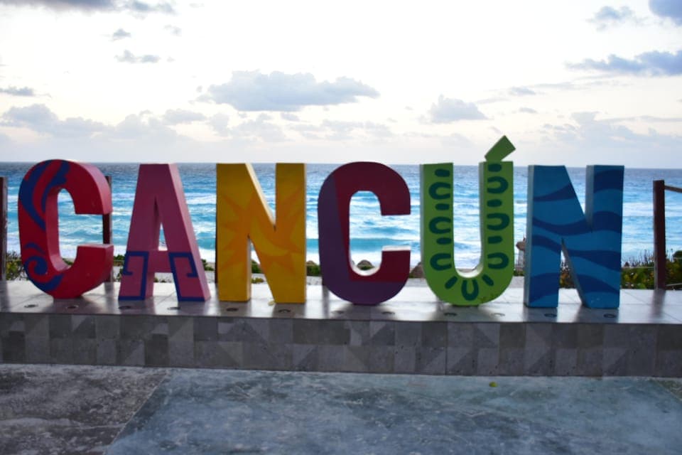 Cancun: Van Tour - City Adventure around the Best Stops Gallery Image 4