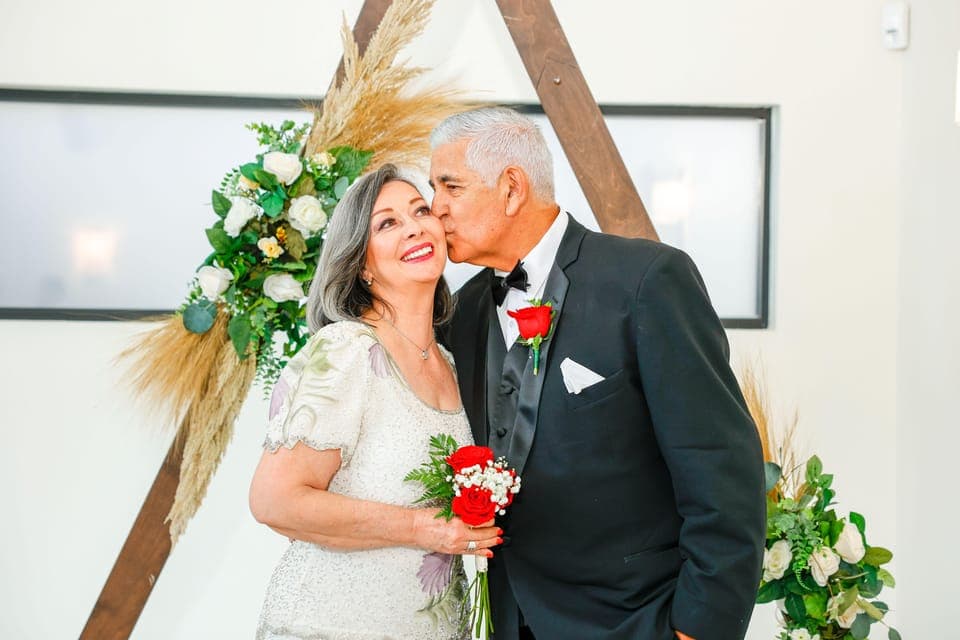 Elvis Themed Wedding with Limousine Gallery Image 2