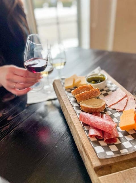 1. Niagara-on-the-Lake: Wine & Charcuterie Tour with Tastings - Image 1