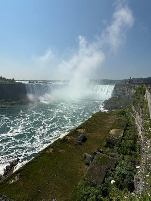 Walking Tour of Niagara Falls Canada and Hornblower Boat Gallery Image 3