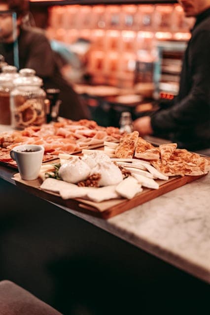 Tipsy Tapas & History Tour in the Gothic Quarter Gallery Image 4