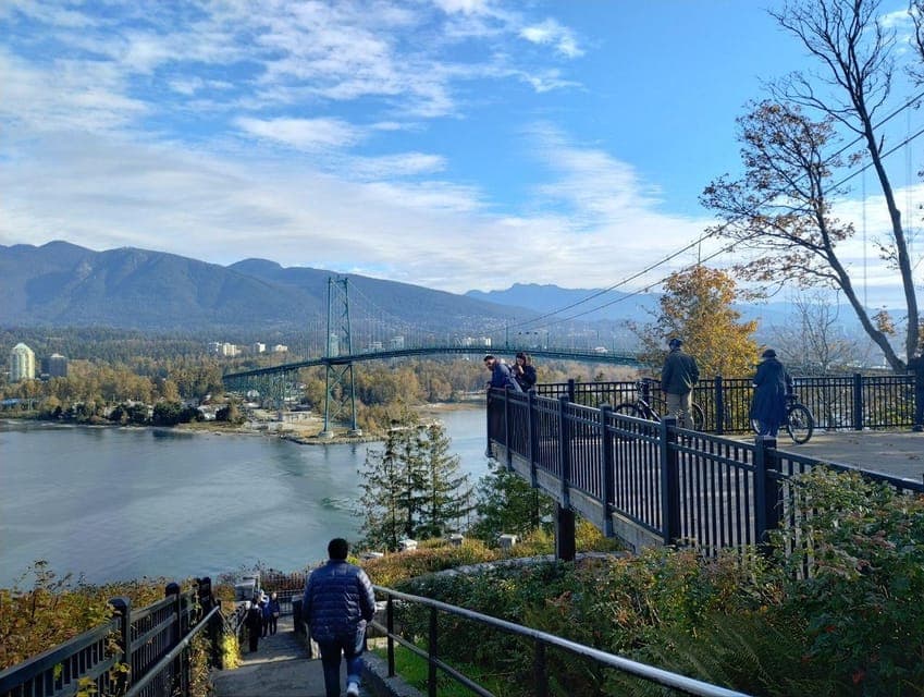City Car Tour, Stanley Park, Granville Island Gallery Image 4