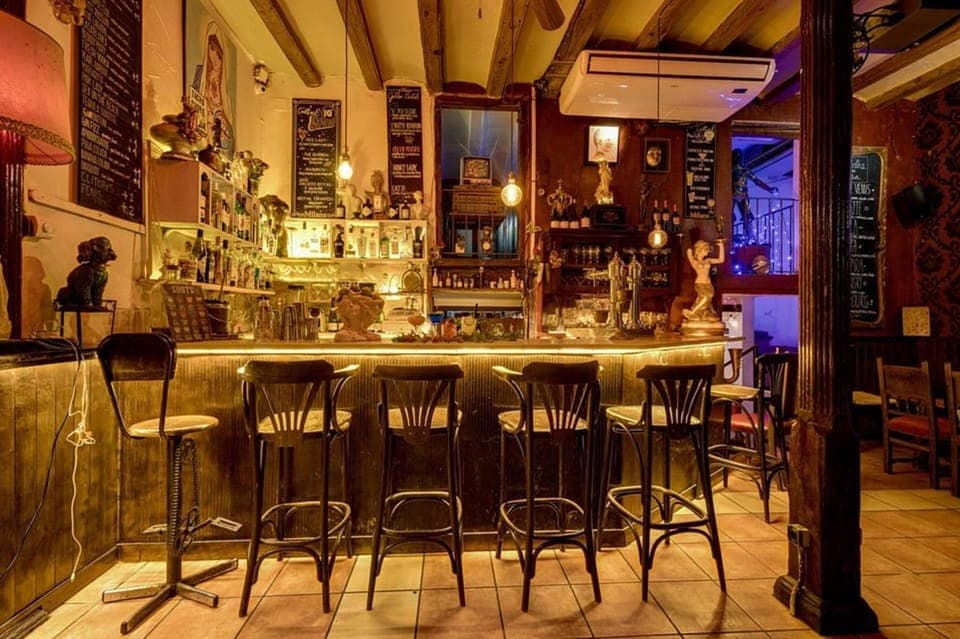 Cocktail Making Class with Tapas Gallery Image 4