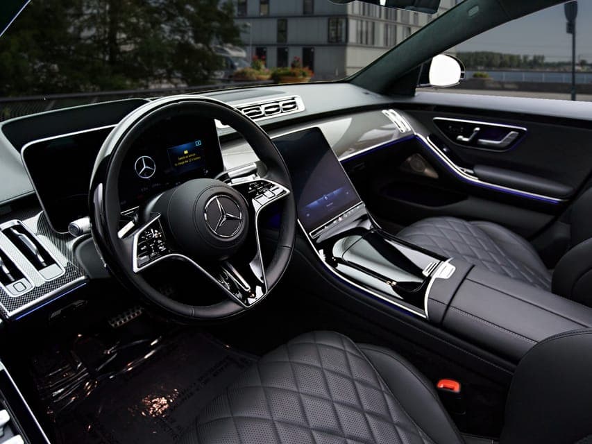 Private transfer to/from Schiphol Airport or city Gallery Image 4